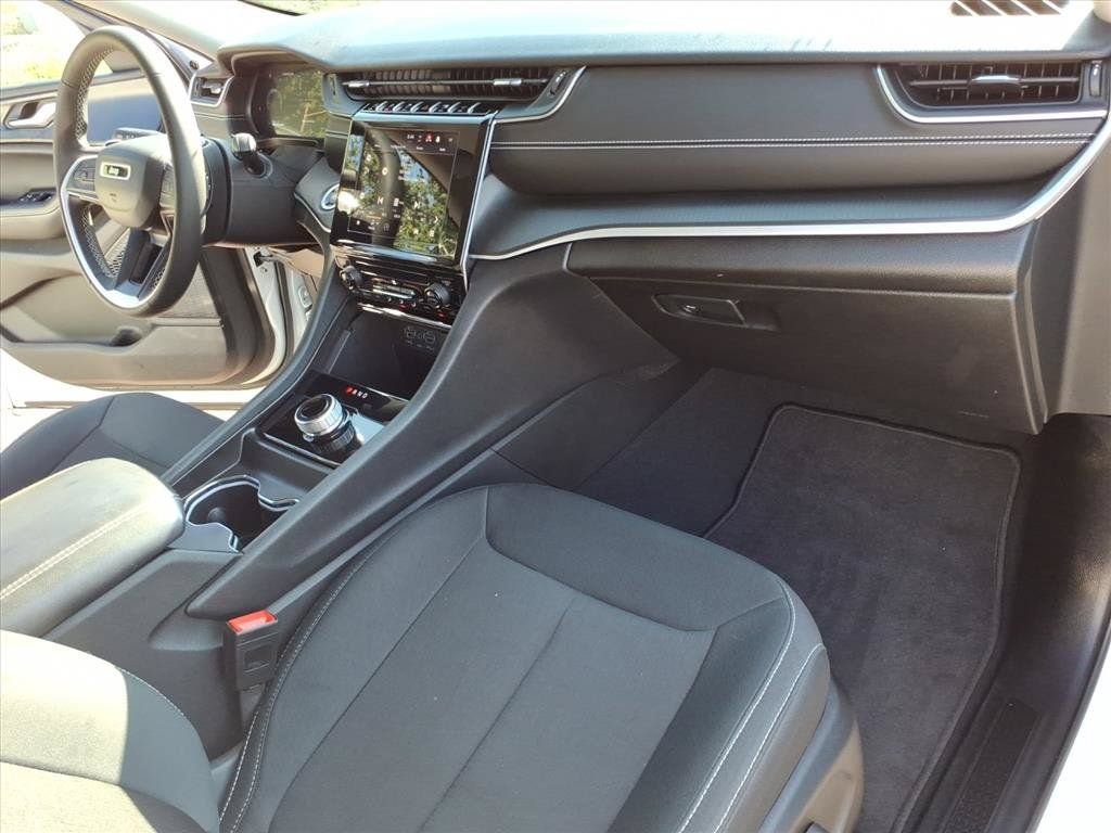 2024 Jeep Grand Cherokee L Laredo