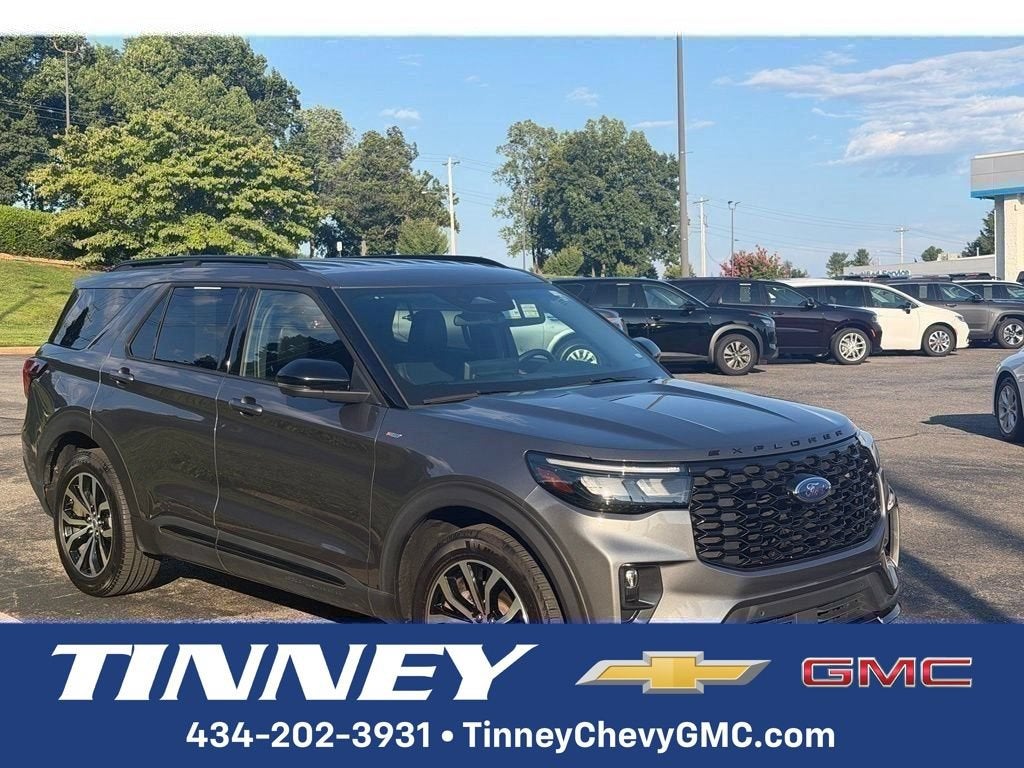 2025 Ford Explorer ST-Line