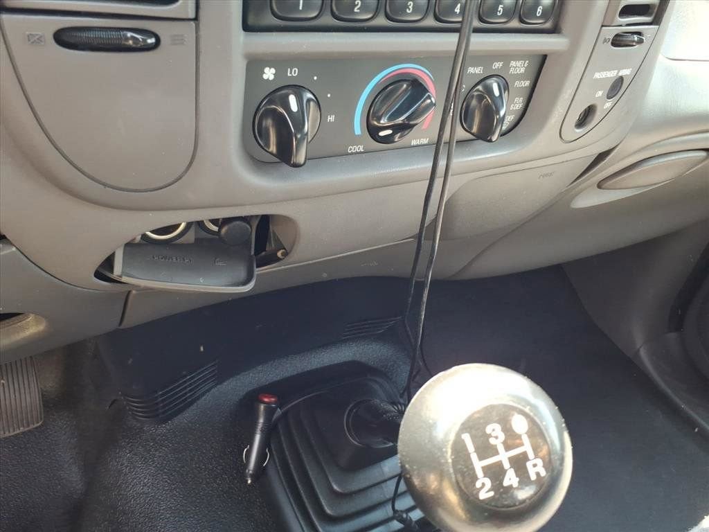 2002 Ford F-150 XL