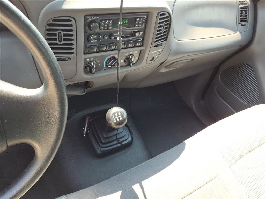 2002 Ford F-150 XL