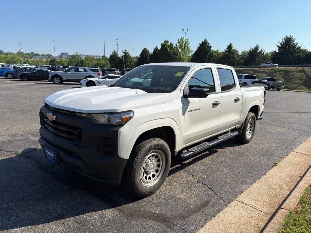 2024 Chevrolet Colorado WT