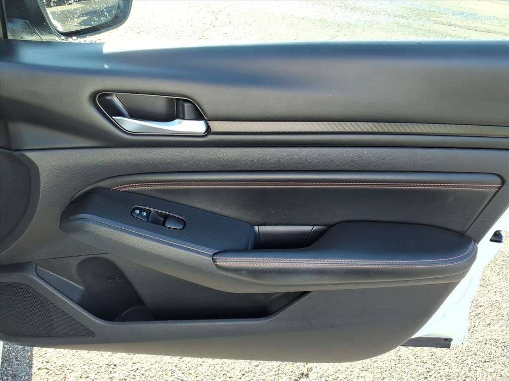 2022 Nissan Altima 2.0 SR