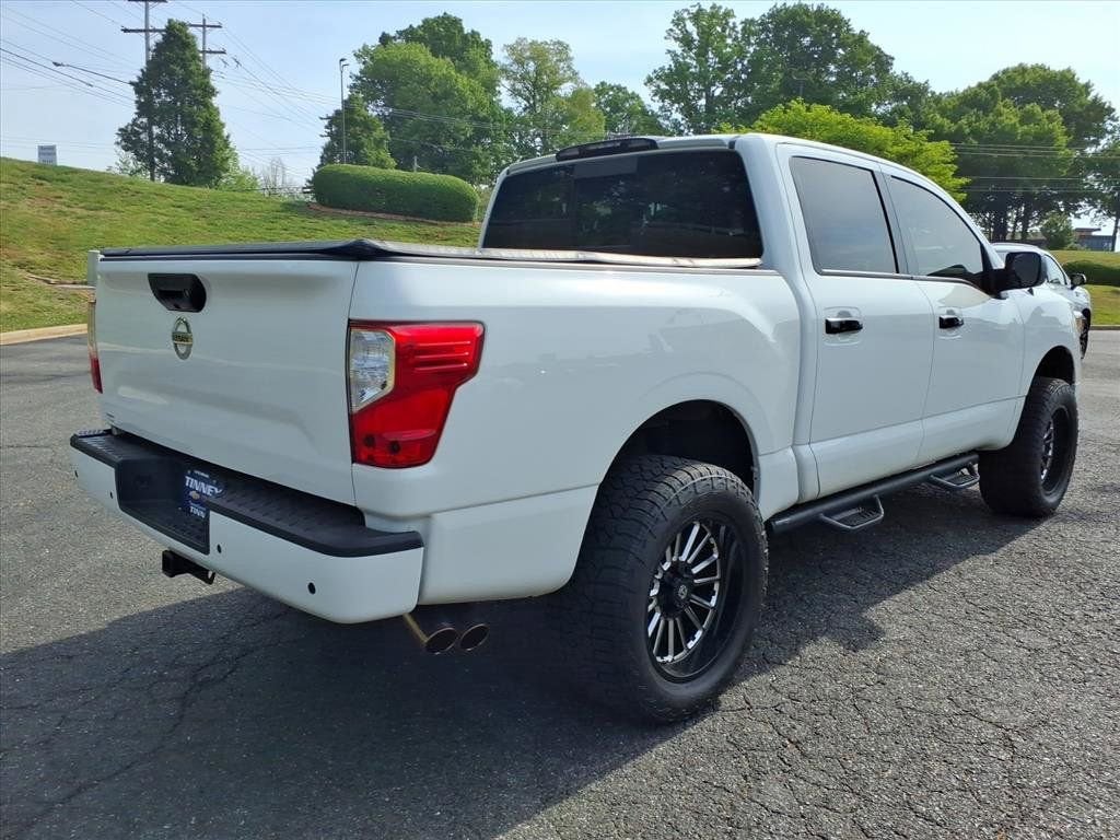 2021 Nissan Titan SV