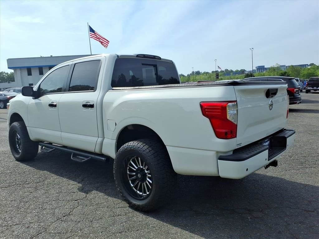 2021 Nissan Titan SV