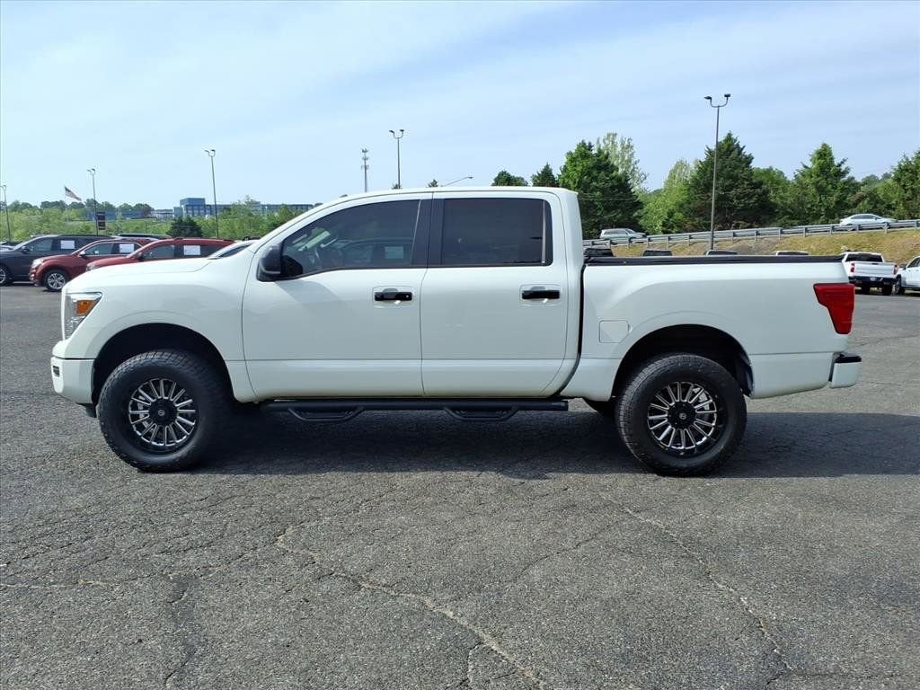2021 Nissan Titan SV