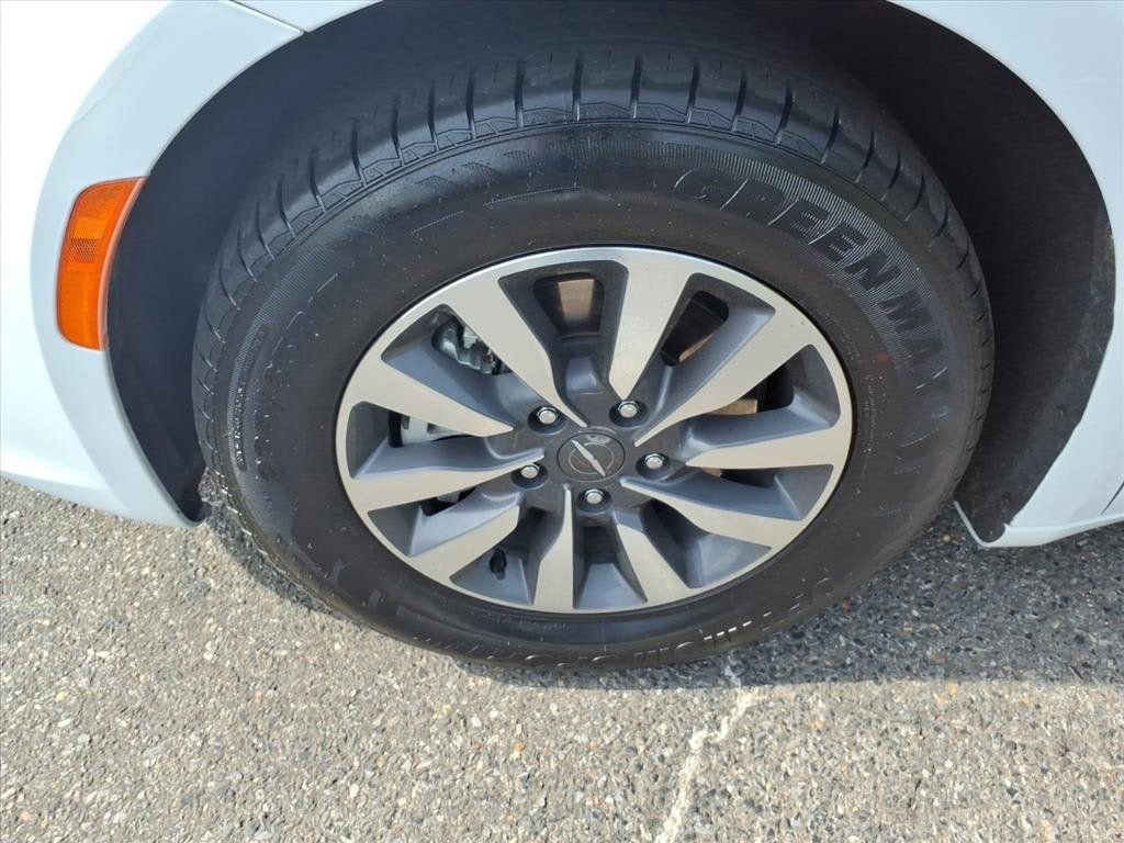 2024 Chrysler Pacifica Hybrid Select