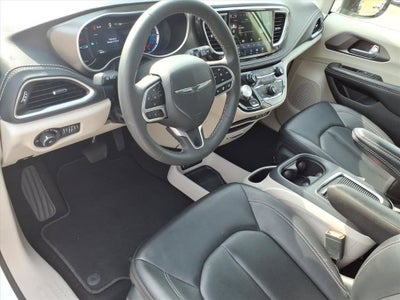 2024 Chrysler Pacifica Hybrid Select