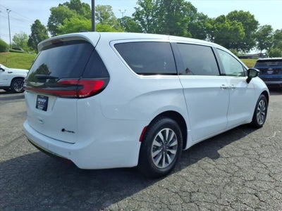 2024 Chrysler Pacifica Hybrid Select