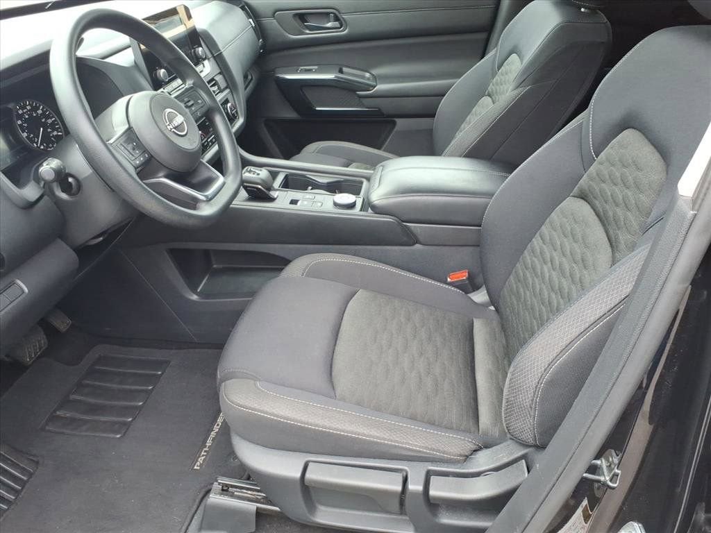 2023 Nissan Pathfinder S
