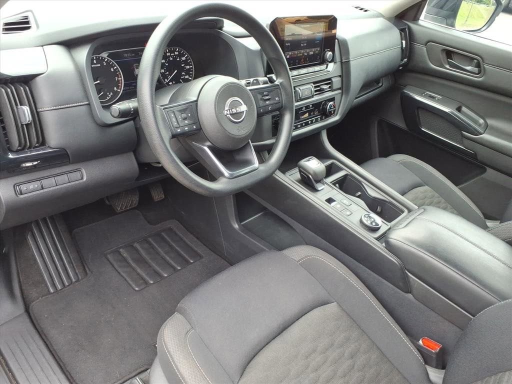 2023 Nissan Pathfinder S