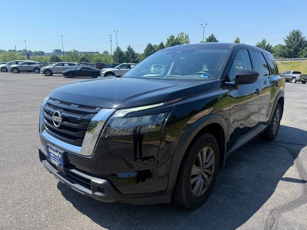 2023 Nissan Pathfinder S