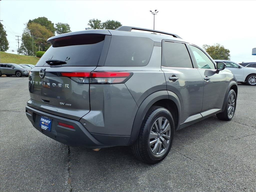 2024 Nissan Pathfinder SV