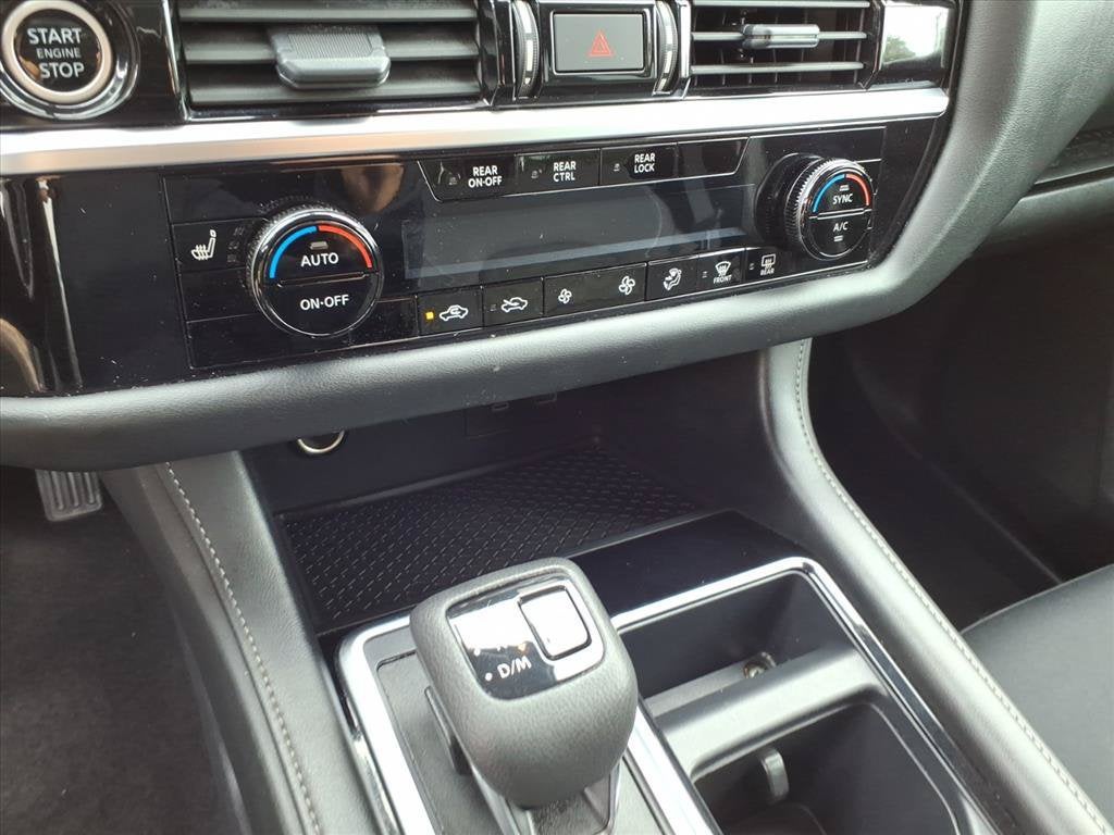2024 Nissan Pathfinder SV