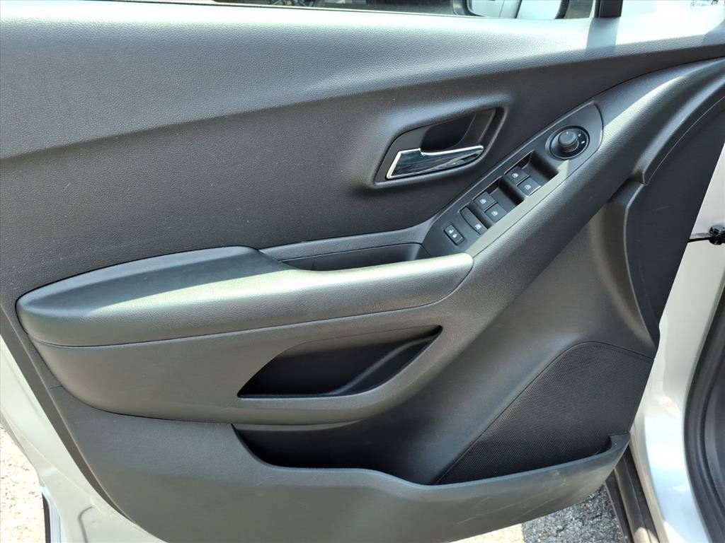 2022 Chevrolet Trax LS